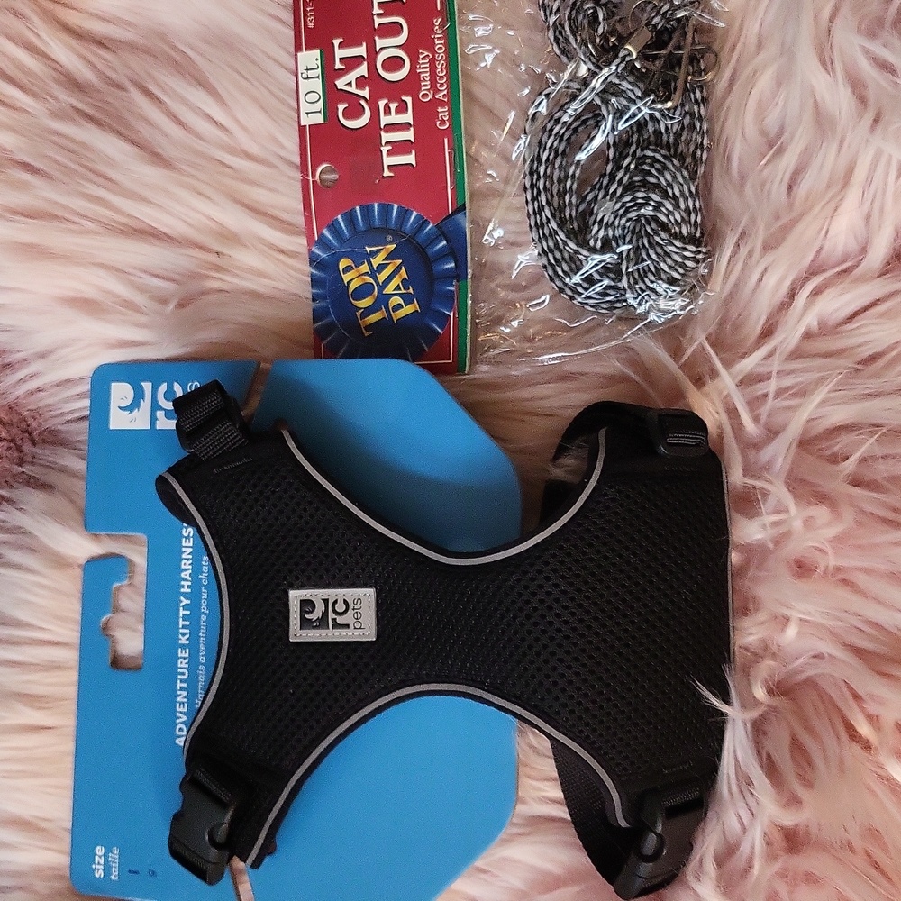 Brand New RCPETS KITTY HARNESS & CAT TIE OUT- LG